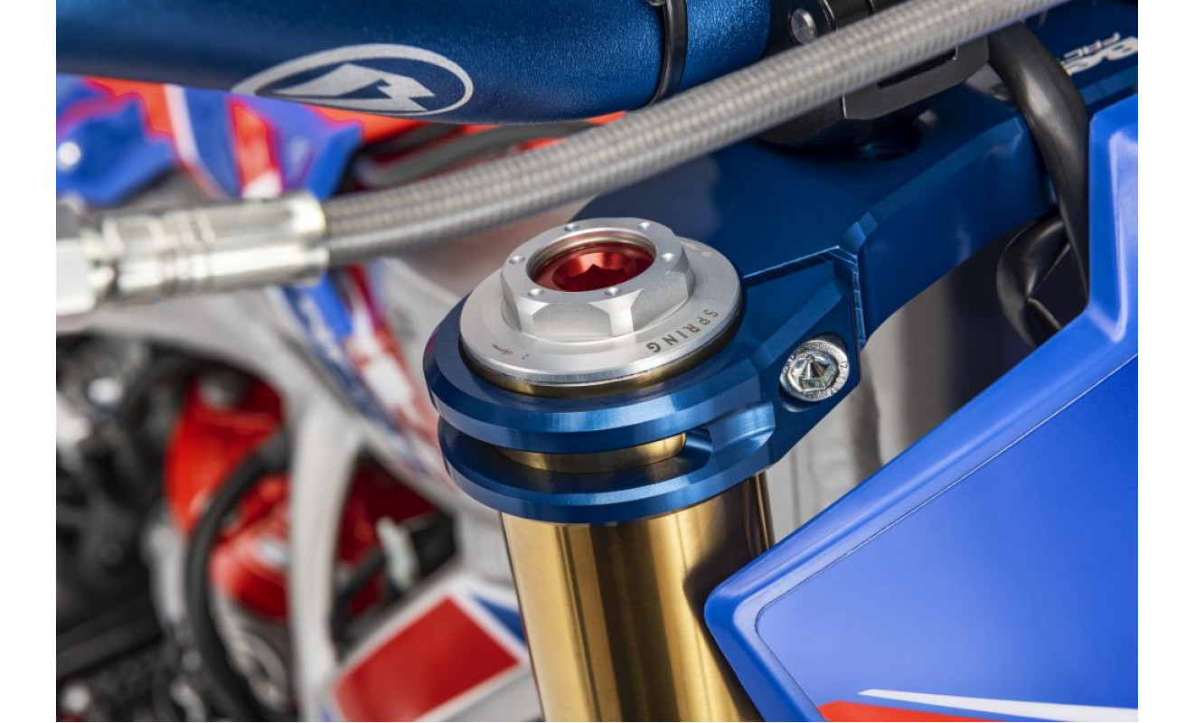 SINCRO FACTORY 2T 250 2026